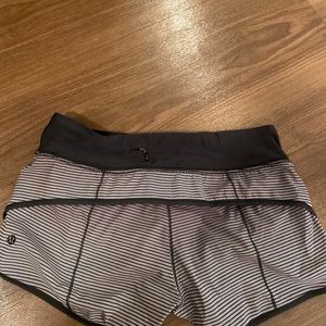 Lululemon hottie hot shorts